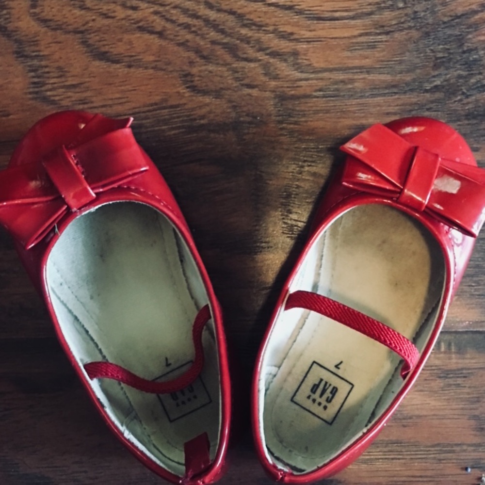 GUC red gap shoes. Adorable